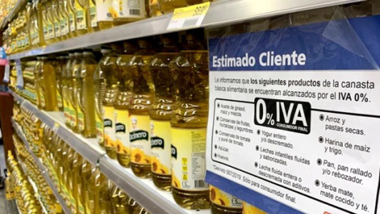 Cuáles son los productos de primeras marcas que bajaron de precio en los supermercados tras la eliminación del IVA