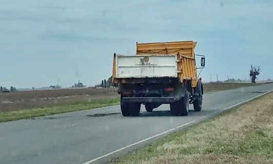 Otro precario y provisorio bacheo en la 