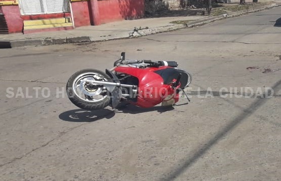 Un herido tras la colisión entre una moto y un auto en B. Esperanza y Vieytes