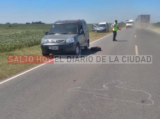 Un hombre murió tras ser atropellado cuando cambiaba la rueda de su camioneta