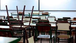 El Gobierno evalúa extender la suspensión de las clases y ya profundiza el programa de educación a distancia