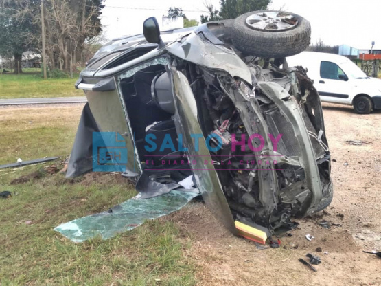 Cuatro personas trasladadas al Hospital tras volcar en la ruta 191