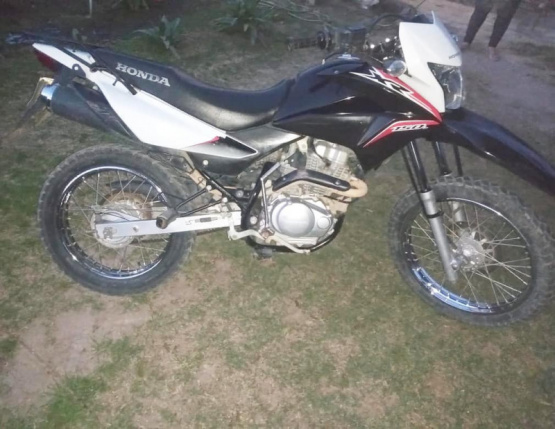 Buscan una moto robada en Salto 