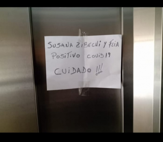 Actitudes que duelen más que la enfermedad: el repudiable cartel con el que escracharon a una vecina de Salto y a su familia por haber contraído coronavirus 
