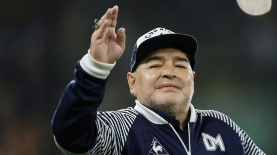 Diego Maradona, internado en una clínica de La Plata 