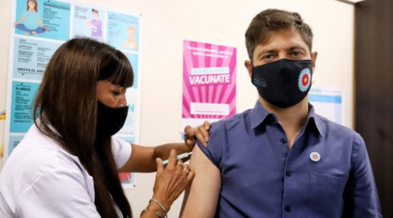 Axel Kicillof se vacunó contra el coronavirus y aseguró que es el “principio del fin de la pandemia”
