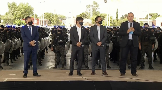 Kicillof y Berni encabezan la entrega de patrulleros en Florencio Varela
