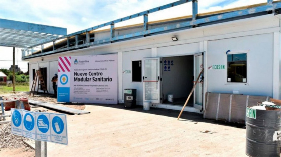 Fernández presenta los nuevos centros modulares sanitarios para el turismo