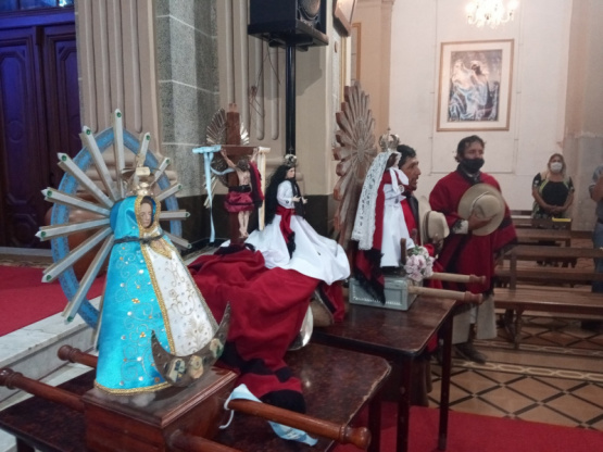 Fieles movilizados: las imágenes de las vírgenes del Milagro y de Luján llegaron a Salto 