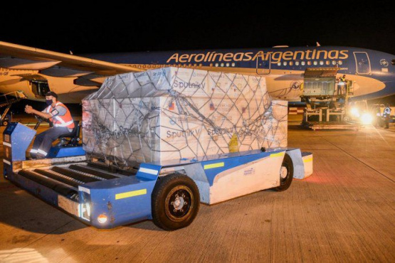 Llegó el vuelo de Aerolíneas Argentinas con otras 800 mil dosis de la vacuna Sputnik V