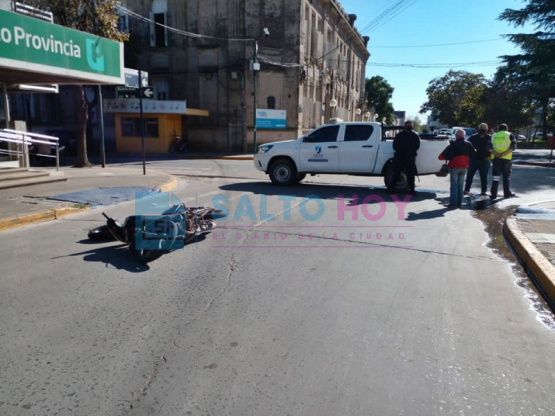 Mañana accidentada en Salto: dos personas trasladadas al Hospital 