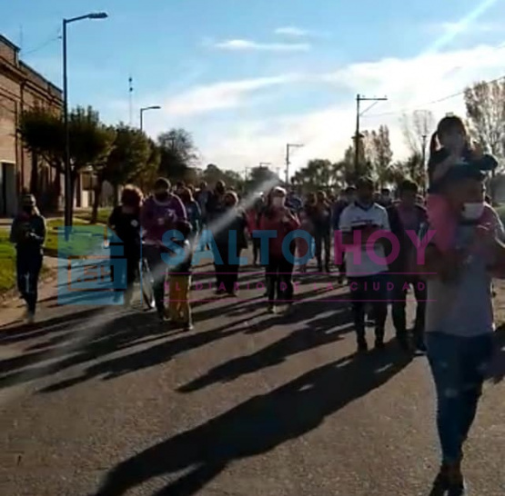 El dolor de un pueblo: Inés Indart marchó y dejó margaritas a su paso 