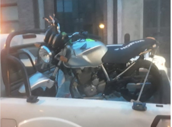 La policía aprehendió a un motociclista en un operativo de tránsito 