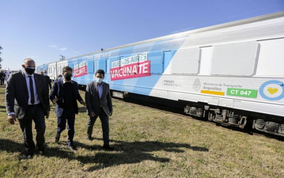 Kicillof presentó el tren sanitario para hisopados y vacunas
