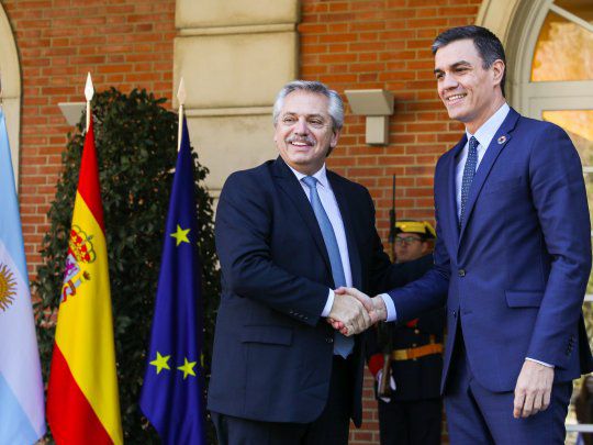 Alberto Fernández recibe al presidente de España